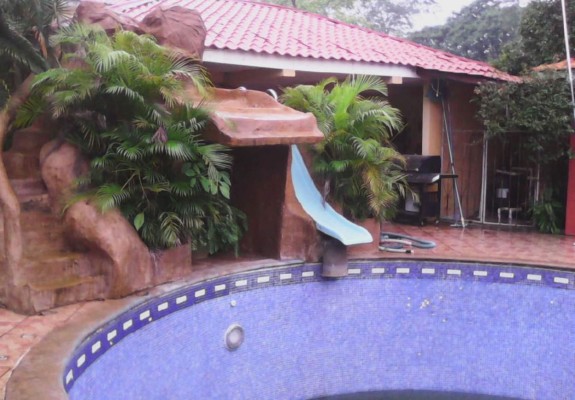 Allanan centro comercial, edificio de apartamentos y casa de lujo en San Pedro Sula